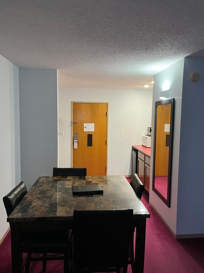 Pictured Rocks Inn And Suites مونيسينغ المظهر الخارجي الصورة